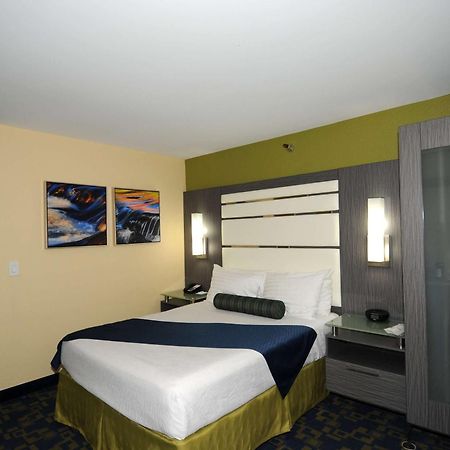 רד בלאף Best Western Antelope Inn & Suites מראה חיצוני תמונה