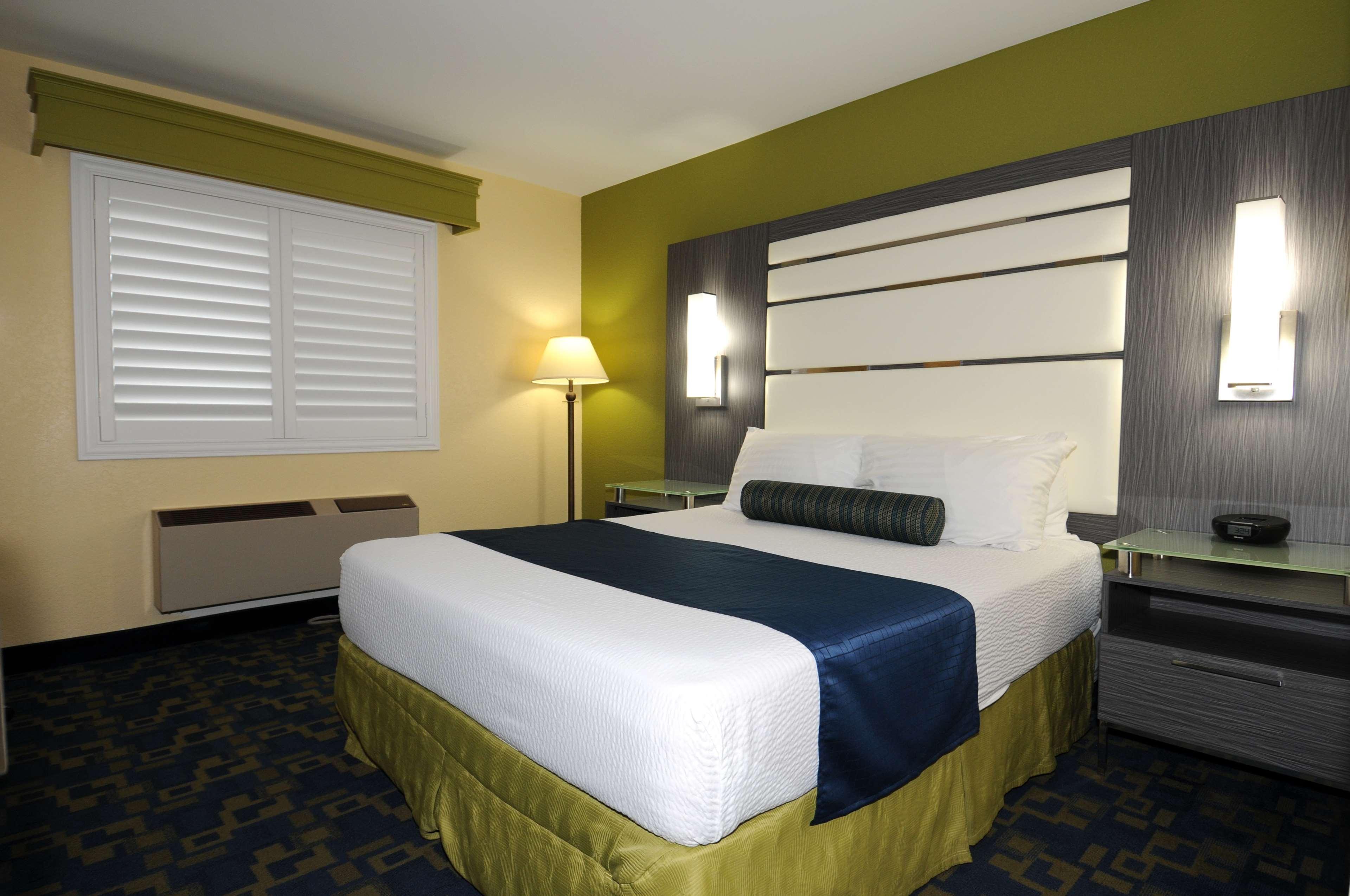 רד בלאף Best Western Antelope Inn & Suites מראה חיצוני תמונה