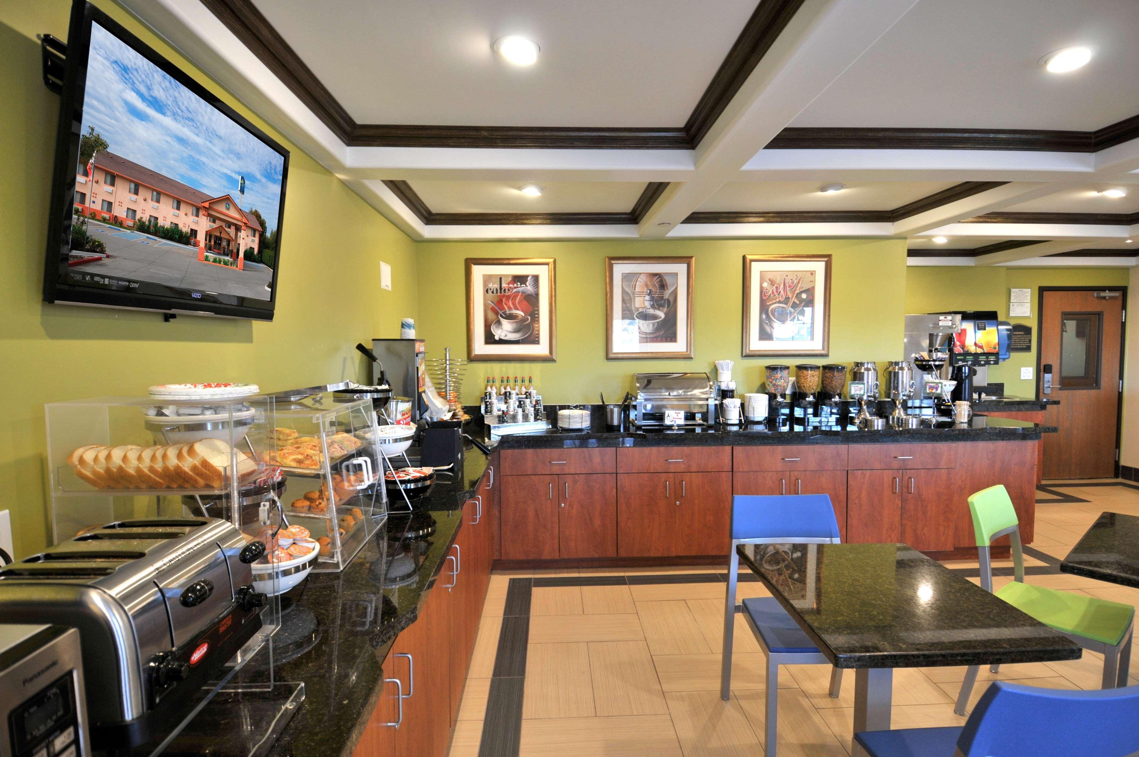 רד בלאף Best Western Antelope Inn & Suites מראה חיצוני תמונה