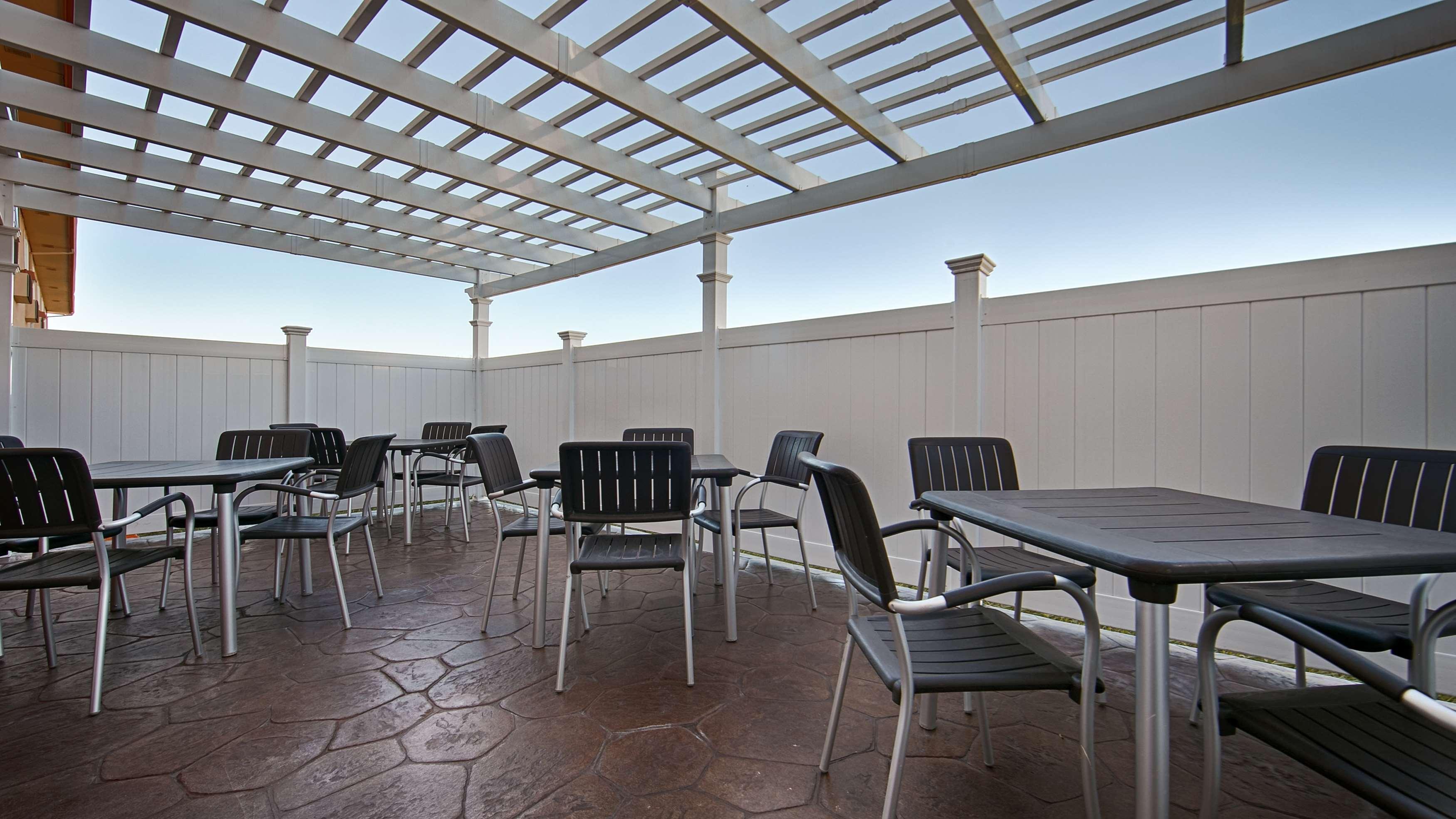 רד בלאף Best Western Antelope Inn & Suites מראה חיצוני תמונה